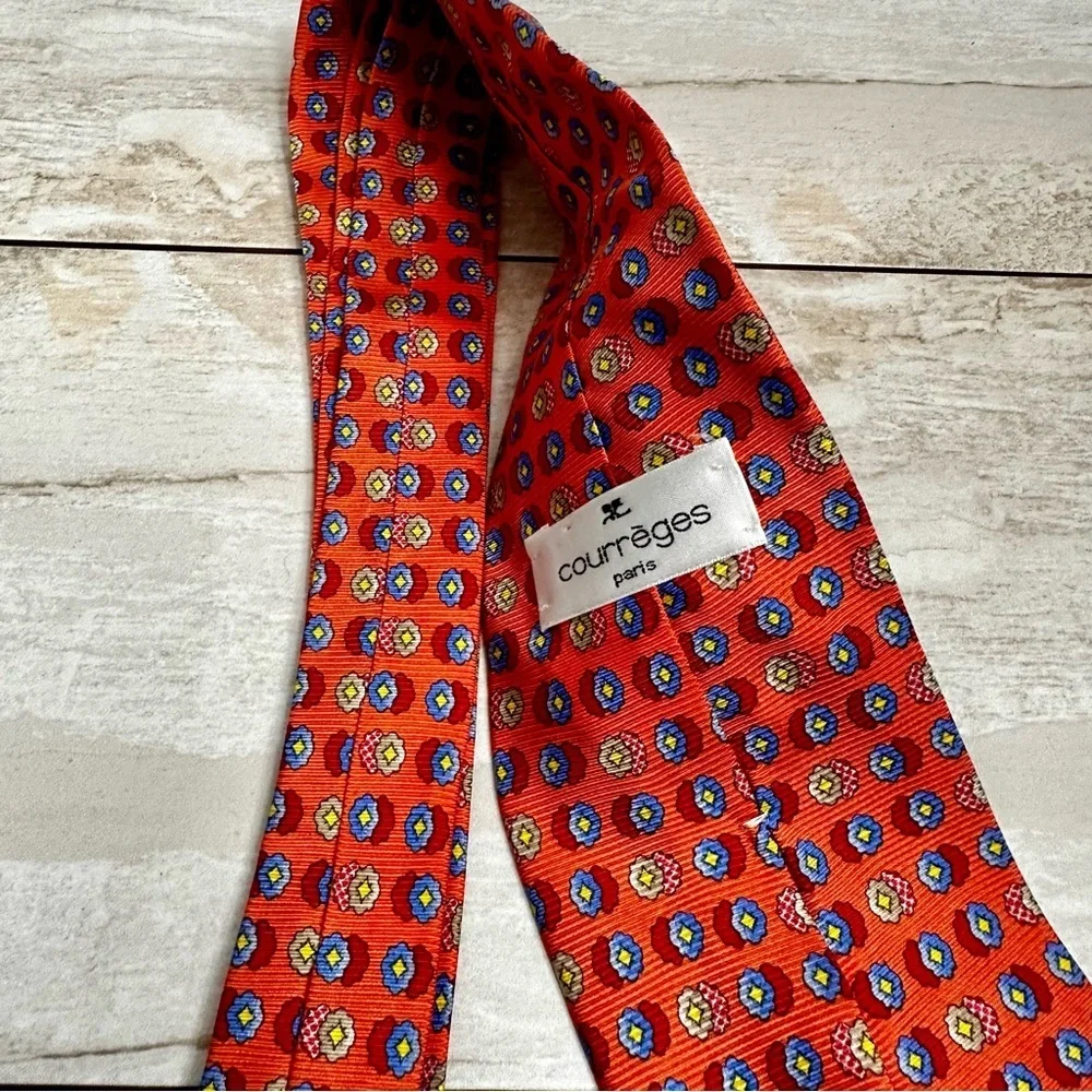 Courreges Paris Mens Peach 100% Silk Tie Floral Motif Work Wear Office Dapper
